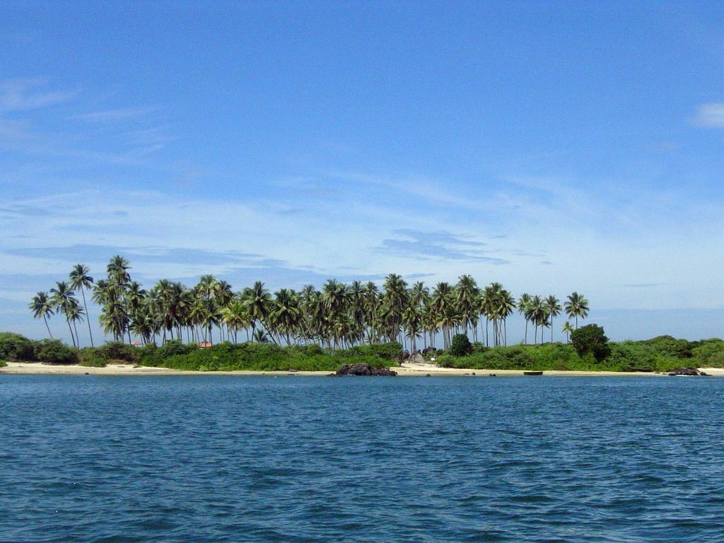 Paradise Isle Beach Resort Удупі Екстер'єр фото
