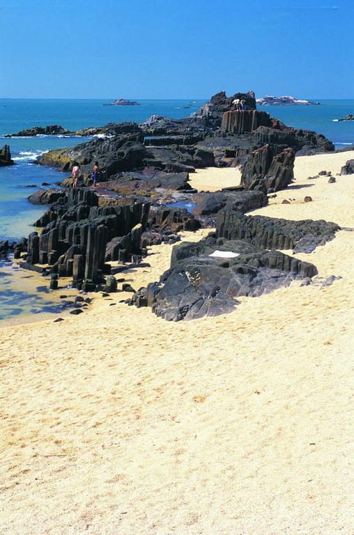 Paradise Isle Beach Resort Удупі Екстер'єр фото
